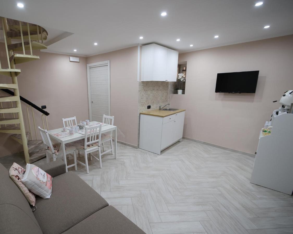 Apartamento La Dimora Di Vittoria Nápoles Exterior foto