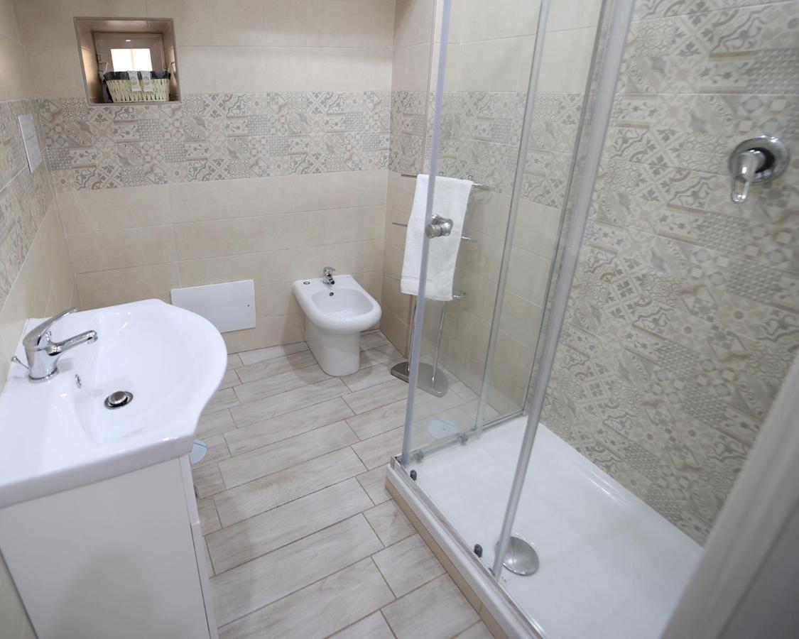 Apartamento La Dimora Di Vittoria Nápoles Exterior foto