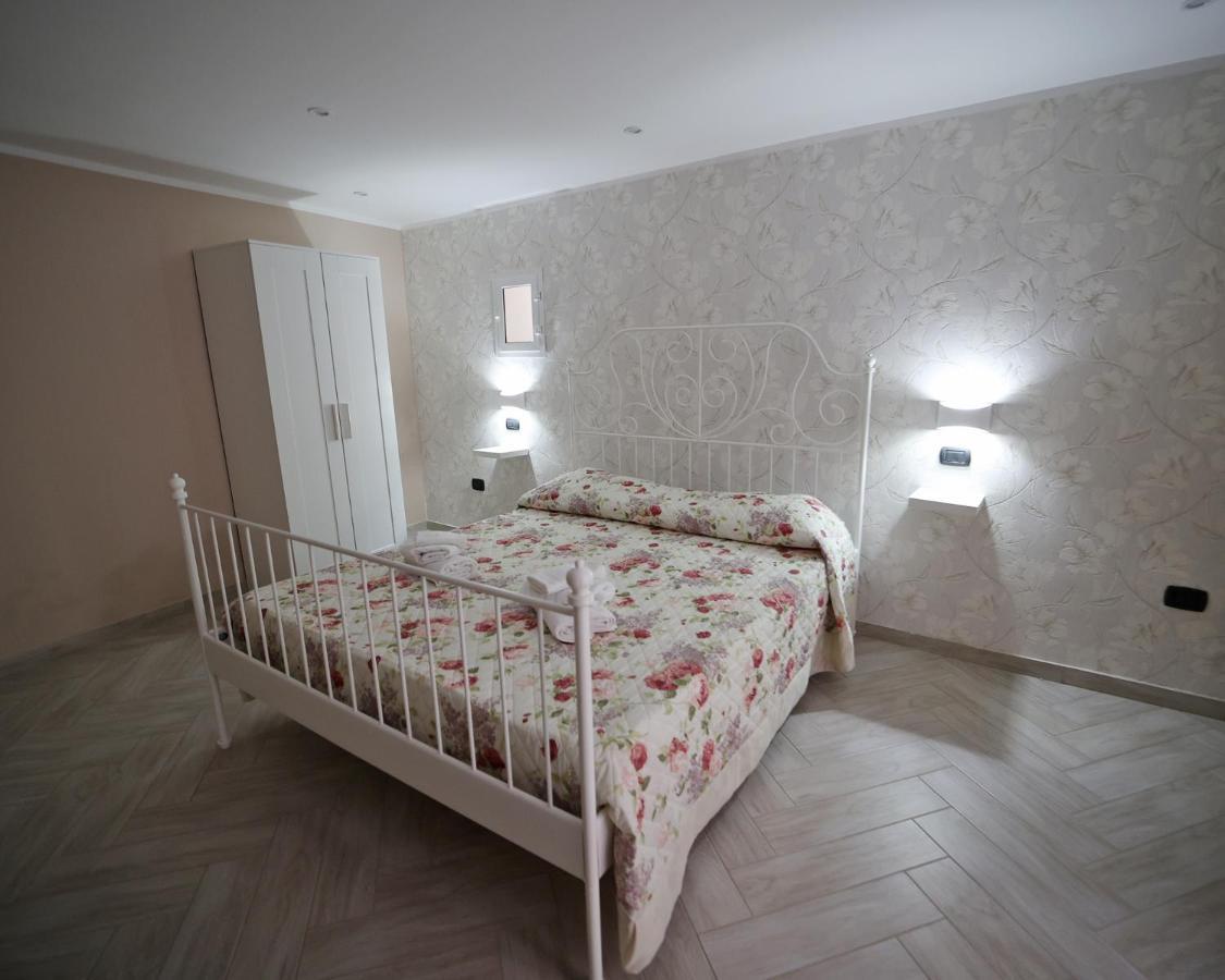 Apartamento La Dimora Di Vittoria Nápoles Exterior foto